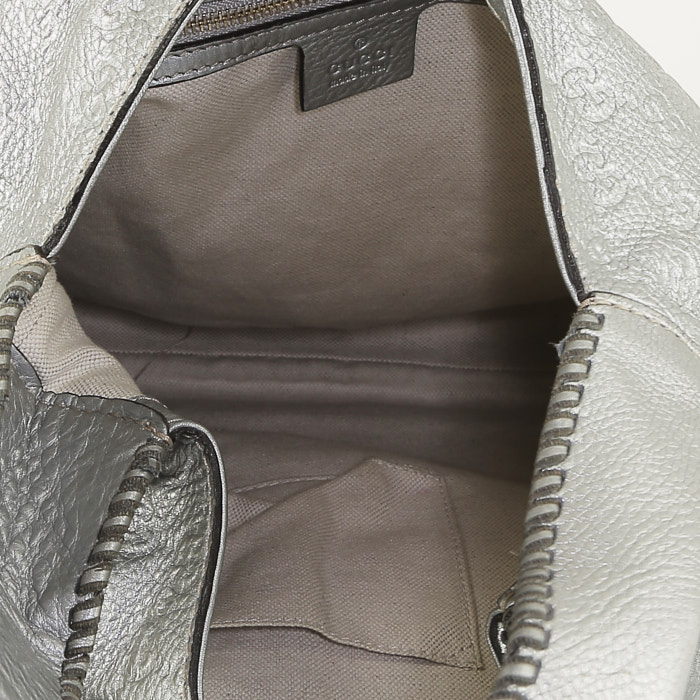 Sac à main Gucci Jackie en cuir monogram argenté - Detail D3