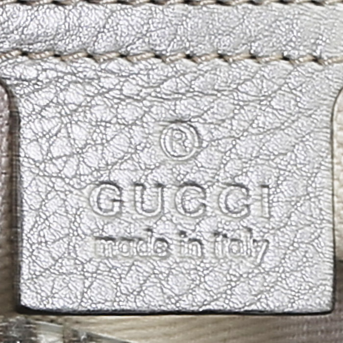 Sac à main Gucci Jackie en cuir monogram argenté - Detail D4