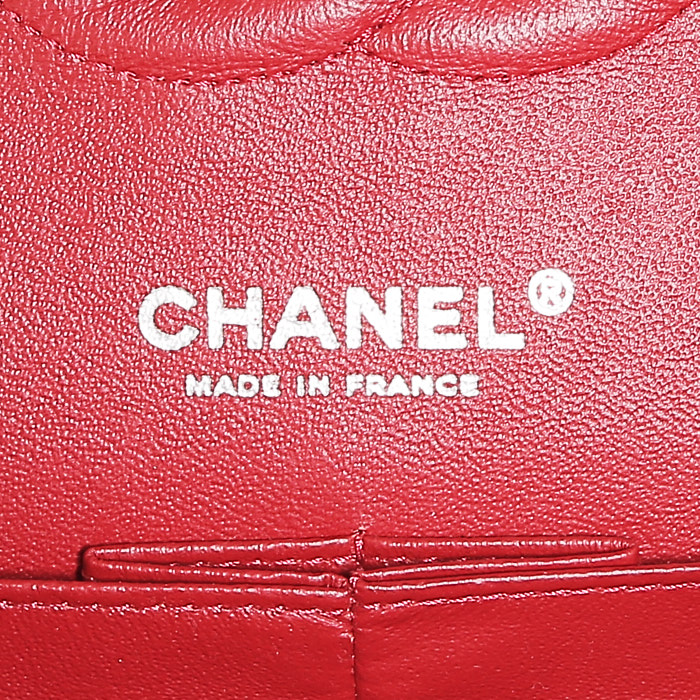 Chanel  Timeless Classic handbag  in red quilted leather - Detail D4