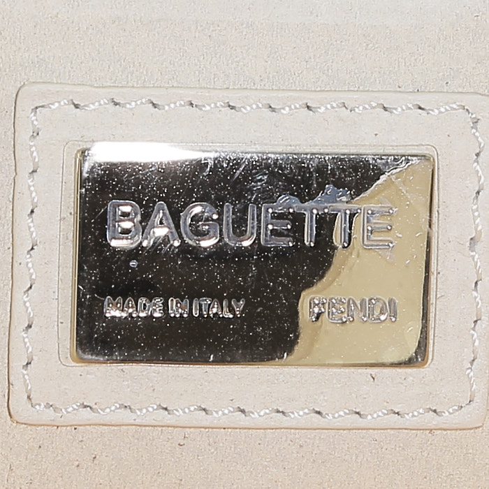 Fendi  Baguette handbag  in white paillette  and white leather - Detail D3
