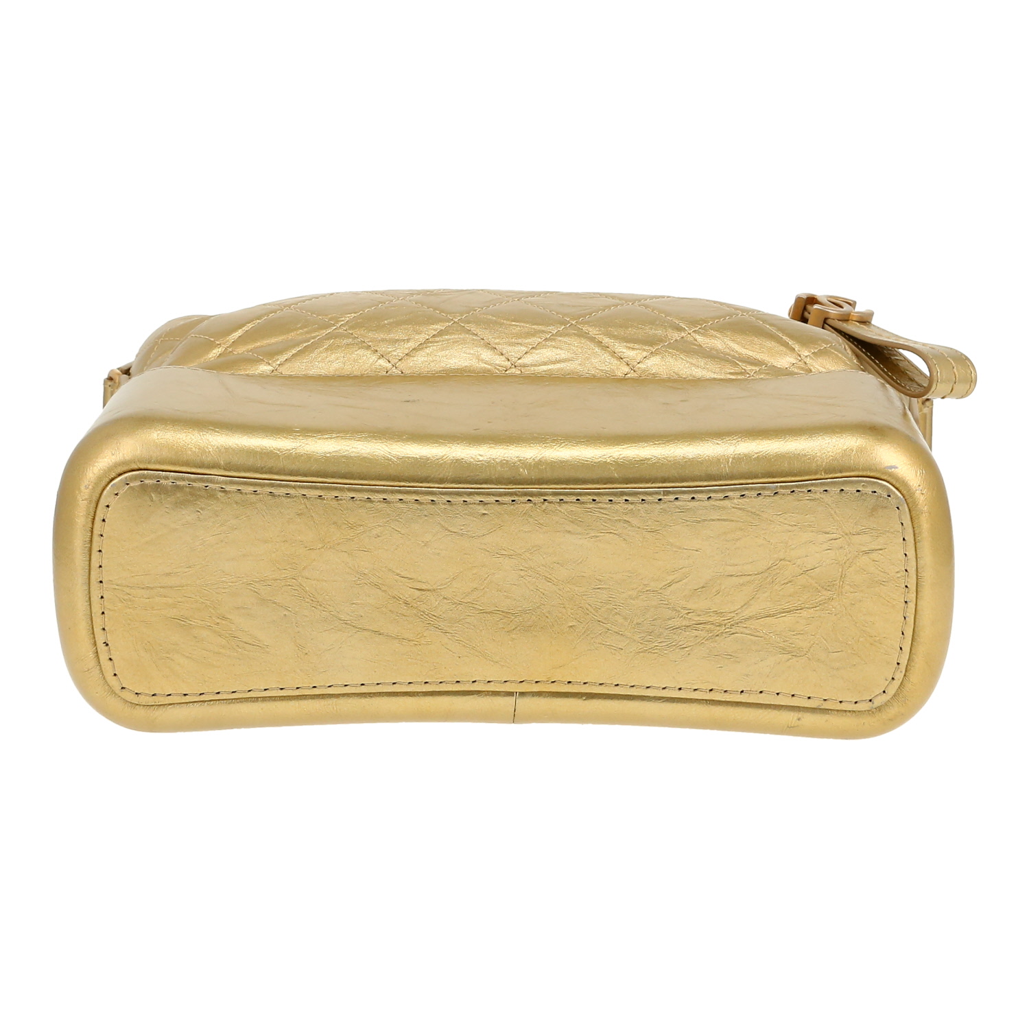 Bolso bandolera Chanel  Gabrielle  modelo mediano  en cuero acolchado dorado - Detail D1