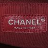 Sac bandoulière Chanel  Gabrielle  moyen modèle  en cuir matelassé doré - Detail D4 thumbnail