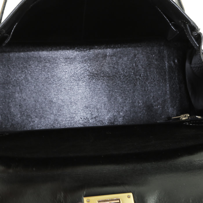 Hermès  Kelly 28 cm handbag  in black box leather - Detail D3