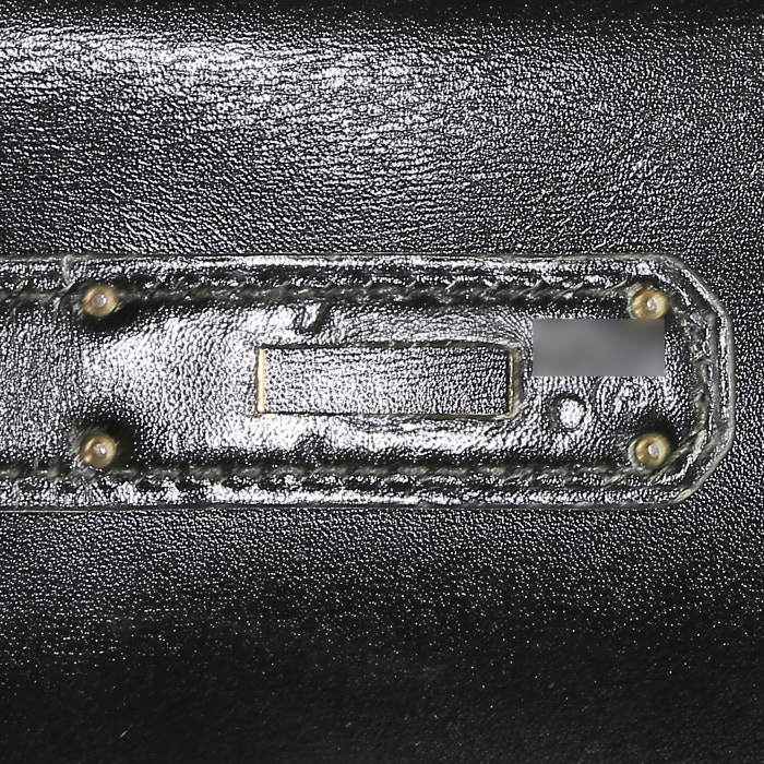 Hermès  Kelly 28 cm handbag  in black box leather - Detail D5