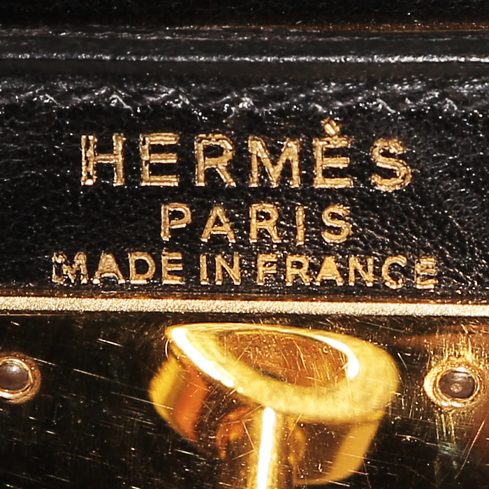 Hermès  Kelly 28 cm handbag  in black box leather - Detail D4
