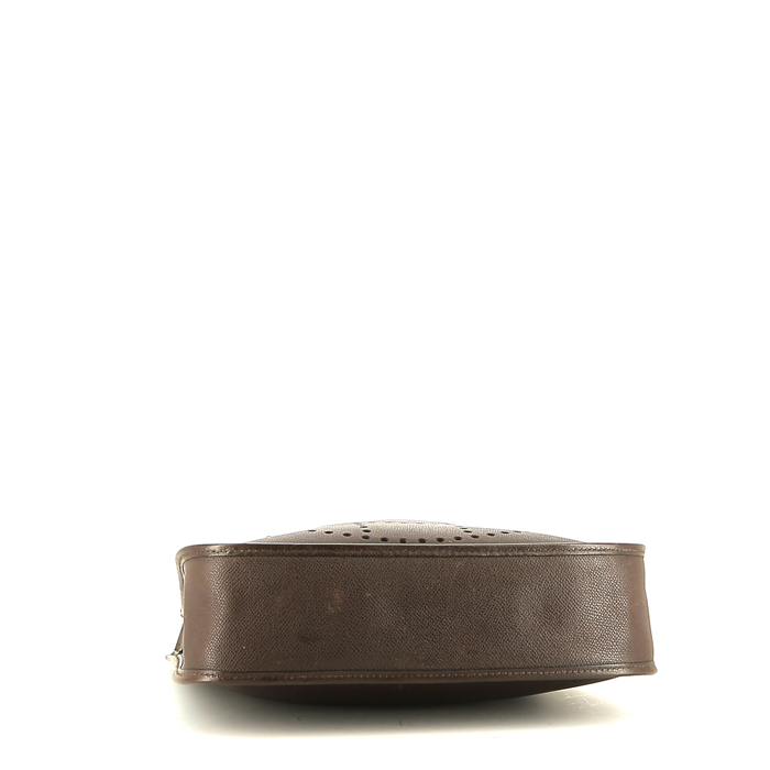 Sac bandoulière Hermès  Evelyne en cuir epsom marron Café - Detail D4