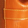 Louis Vuitton Petit Noé shopping bag  in gold epi leather - Detail D3 thumbnail