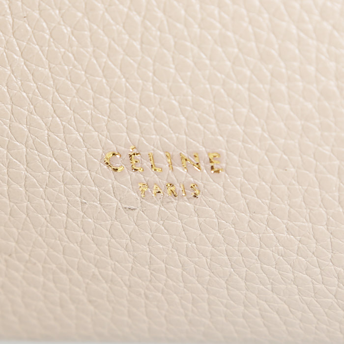 Sac à main Celine Belt en cuir grainé beige - Detail D4