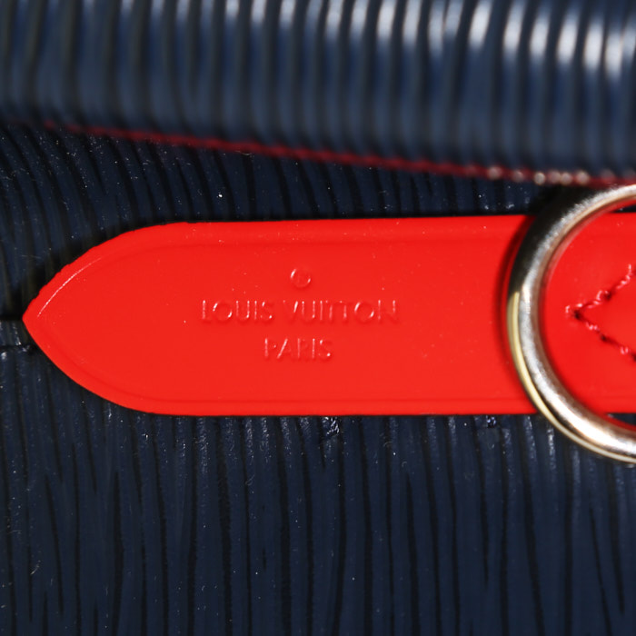 Borsa a tracolla Louis Vuitton NéoNoé in pelle Epi blu indaco e pelle rossa - Detail D4