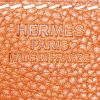 Bolso de mano Hermès  Birkin 35 cm en cuero Barenia color oro - Detail D3 thumbnail