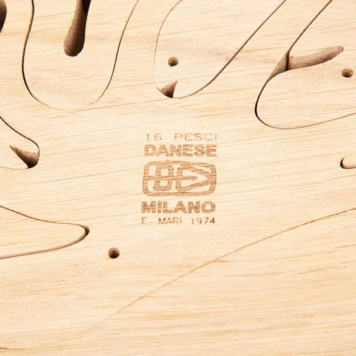 Enzo Mari, sculpture / puzzle "16 Pesci" in solid wood, edition Danese Milano, of 1974 - Detail D3