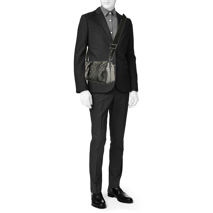 Sac bandoulière Louis Vuitton  City Keepall en toile monogram Éclipse et toile Monogram Éclipse Reverse - Detail D1