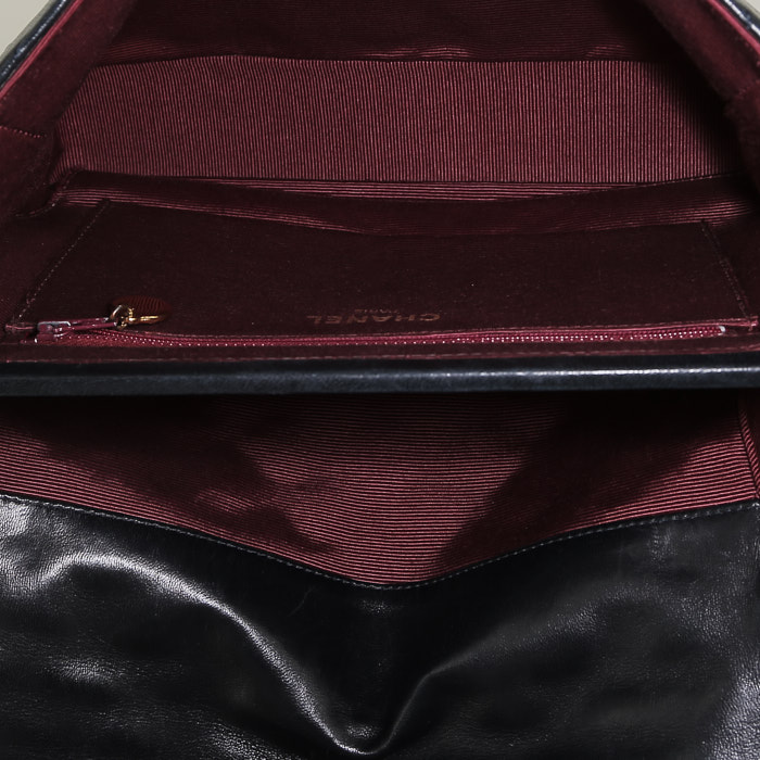 Sac à main Chanel  Vintage en cuir matelassé bleu-marine - Detail D2