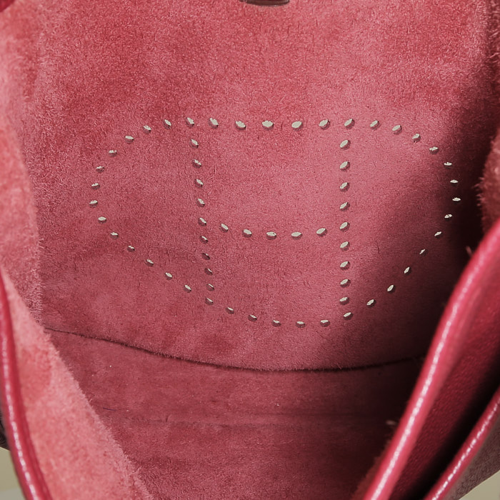 Hermès  Evelyne small model  shoulder bag  in red togo leather - Detail D2