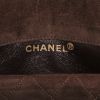 Sac à main Chanel  Vintage en daim matelassé marron - Detail D3 thumbnail