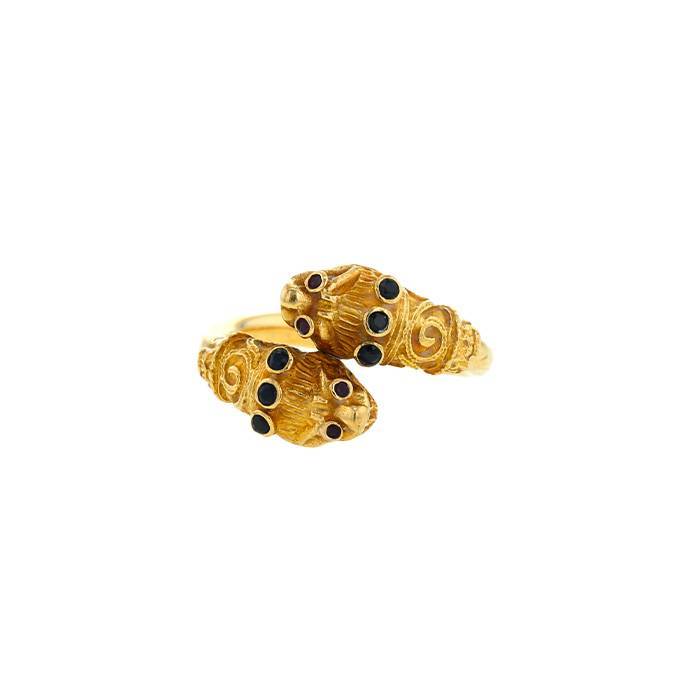 Bague Vintage  en or jaune, saphirs et rubis