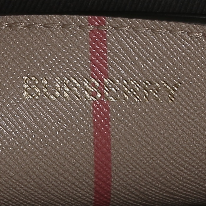 Bolso Cabás Burberry   en cuero beige, rojo negro y blanco - Detail D4