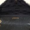 Chanel Vintage handbag  in black quilted leather - Detail D3 thumbnail