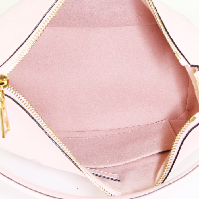 Bolso de mano Louis Vuitton   en cuero monogram huella rosa pálido - Detail D3