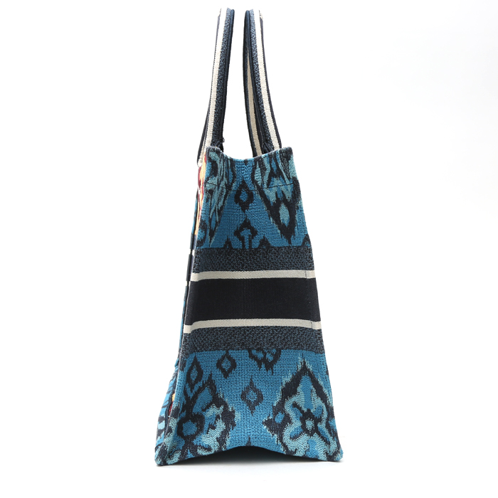 Dior  Book Tote medium model  shopping bag  in blue, red and yellow multicolor  printed patern canvas - Detail D6