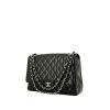 Bolso bandolera Chanel  Timeless Maxi Jumbo en cuero granulado acolchado negro - 00pp thumbnail