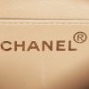 Sac bandoulière Chanel  Mini Timeless en suédine beige - Detail D3 thumbnail