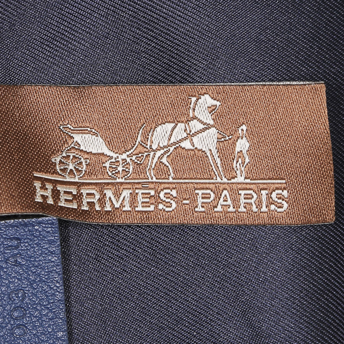Hermès Musardine handbag in blue silk and gold epsom leather - Detail D3