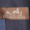 Bolso de mano Hermès  Musardine en seda azul y cuero epsom color oro - Detail D3 thumbnail