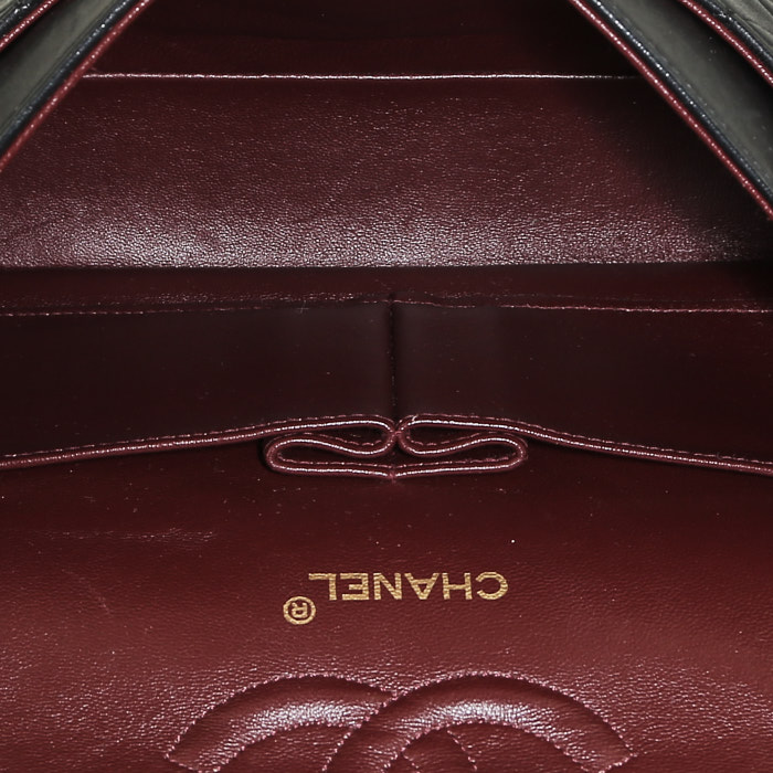 Chanel  Timeless Classic handbag  in black quilted leather - Detail D3