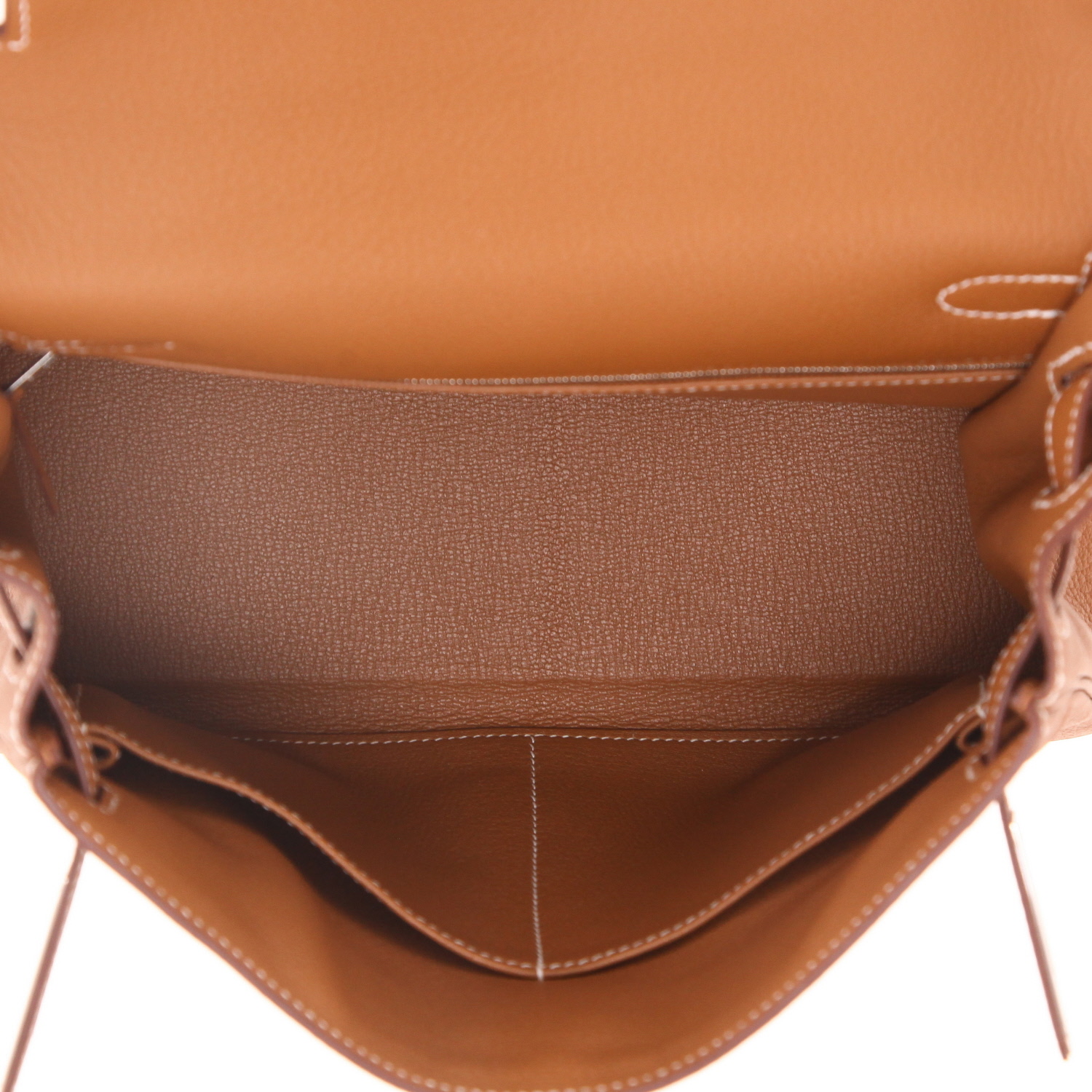 Hermès  Kelly 28 cm handbag  in gold togo leather - Detail D3