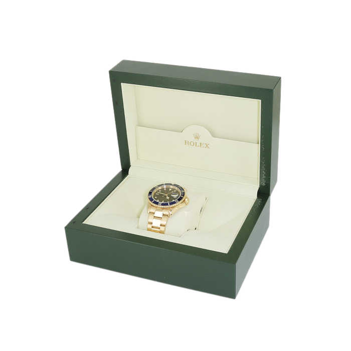Rolex Submariner Date  in yellow gold Ref: Rolex - 16618  Circa 1988 - Detail D2