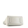 Bolso de mano Givenchy  Antigona modelo pequeño  en cuero gris - Detail D5 thumbnail