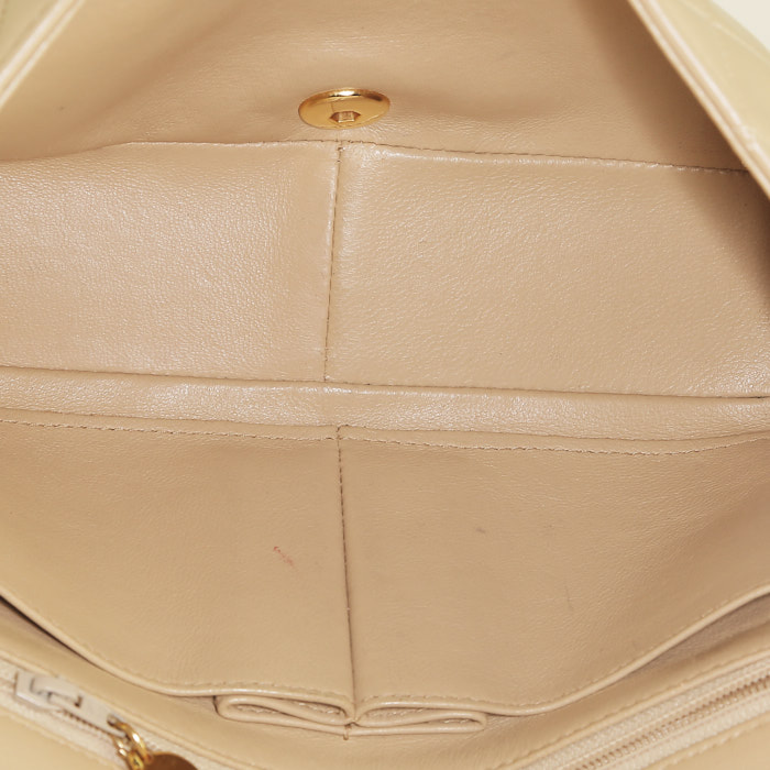 Sac bandoulière Chanel  Mademoiselle en cuir matelassé beige - Detail D2