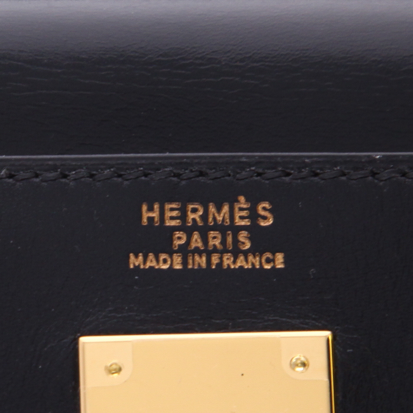 Hermès  Kelly 32 cm handbag  in black box leather - Detail D2