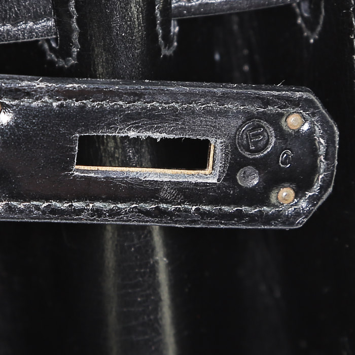 Hermès  Kelly 35 cm handbag  in black box leather - Detail D5