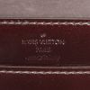 Sac/pochette Louis Vuitton  Louise en cuir verni aubergine - Detail D3 thumbnail