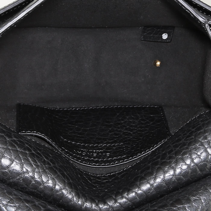 Borsa a tracolla Givenchy  Infinity in pelle martellata nera - Detail D2