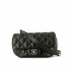 Bolsito-cinturón Chanel   en cuero acolchado negro - 360 thumbnail
