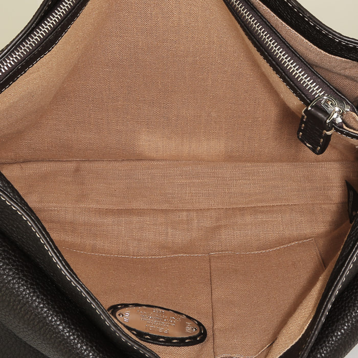 Bolso bandolera Fendi   en cuero granulado marrón - Detail D2