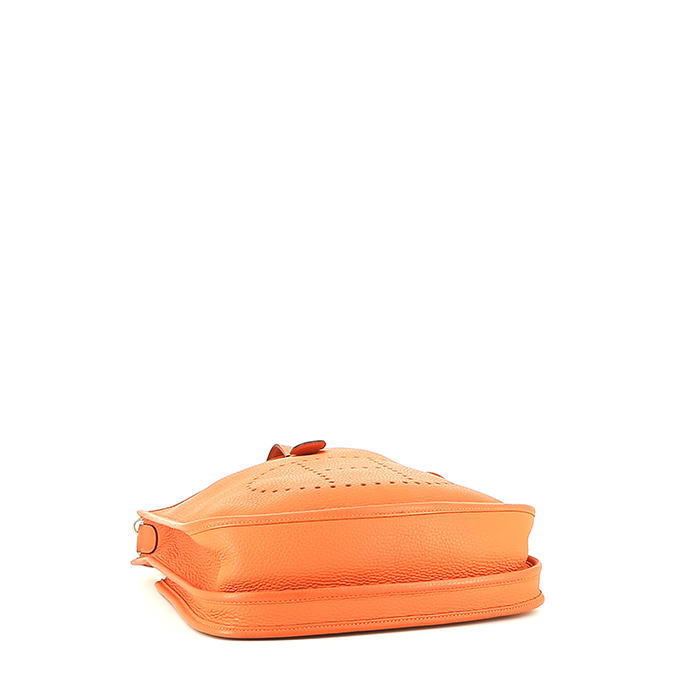 Bolso bandolera Hermès  Evelyne en cuero togo naranja - Detail D4