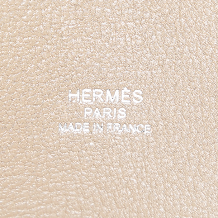 Sac bandoulière Hermès  Jypsiere 28 cm en cuir togo étoupe - Detail D3