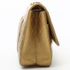 Borsa a tracolla Chanel   in pelle trapuntata dorata - Detail D6 thumbnail