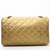 Sac bandoulière Chanel 2.55 maxi en cuir matelassé doré - Detail D7 thumbnail