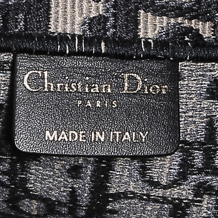 Dior  Book Tote large model  shopping bag  in blue and beige monogram canvas Oblique - Detail D3