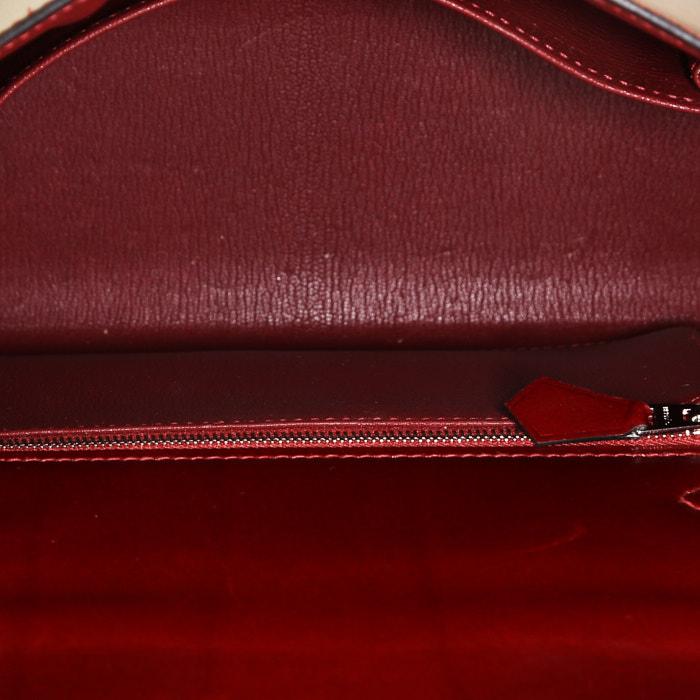 Bolso de mano Hermès  Kelly 25 cm en cuero box rojo H - Detail D3