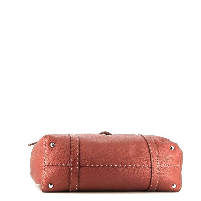 Fendi  Linda handbag  in red grained leather - Detail D4