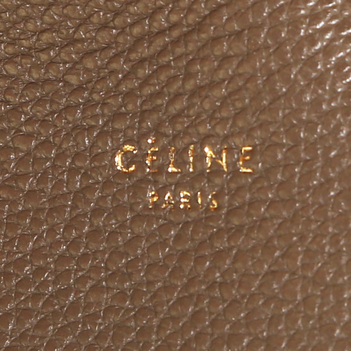 Sac cabas Celine  Cabas Phantom Soft en cuir grainé taupe - Detail D3