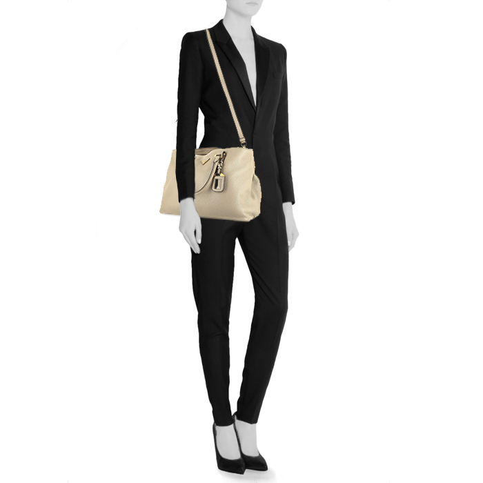 Bolso bandolera Prada  Twin Zip en cuero gris - Detail D1