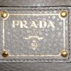 Bolso bandolera Prada  Twin Zip en cuero gris - Detail D4 thumbnail