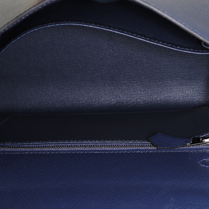 Hermès  Kelly 25 cm handbag  in dark blue, Bleu Atoll and black tricolor  epsom leather - Detail D3